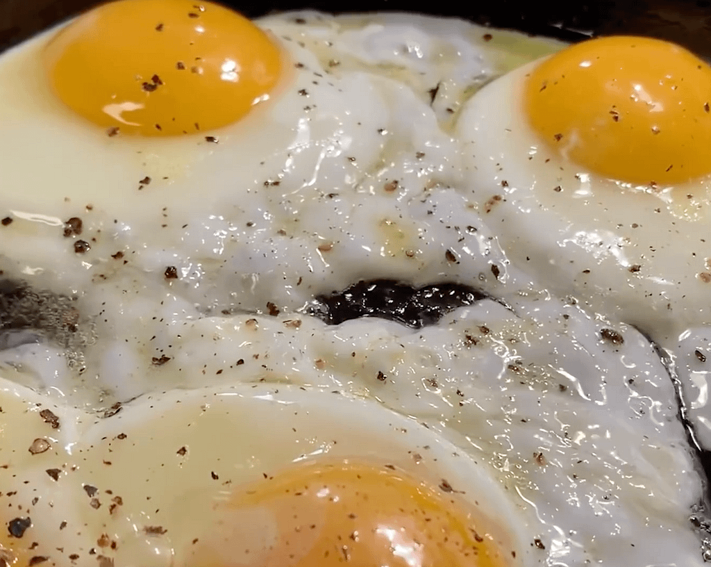 жареные яйца